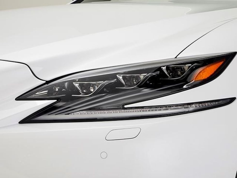 Lexus lanson modelin luksoz me te cilin rivalizon veturat gjermane foto 5