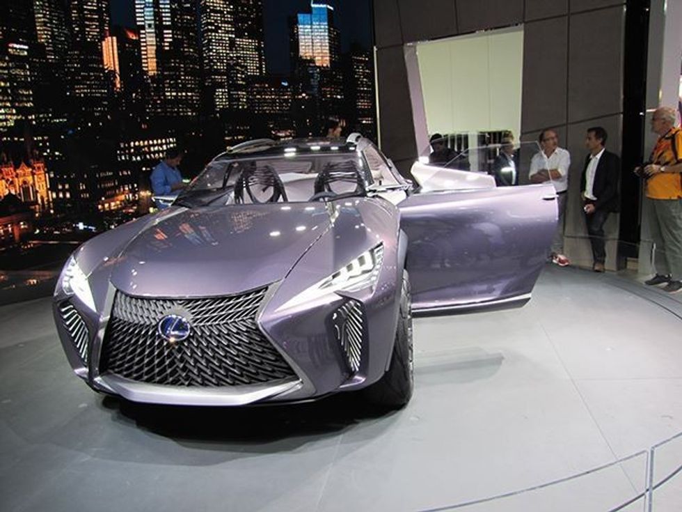 Lexus prezanton modelin e shumëpritur UX foto 2