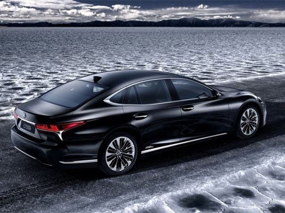 Lexus sjellë gjatë muajit të ardhshëm këtë model hibrid foto 3