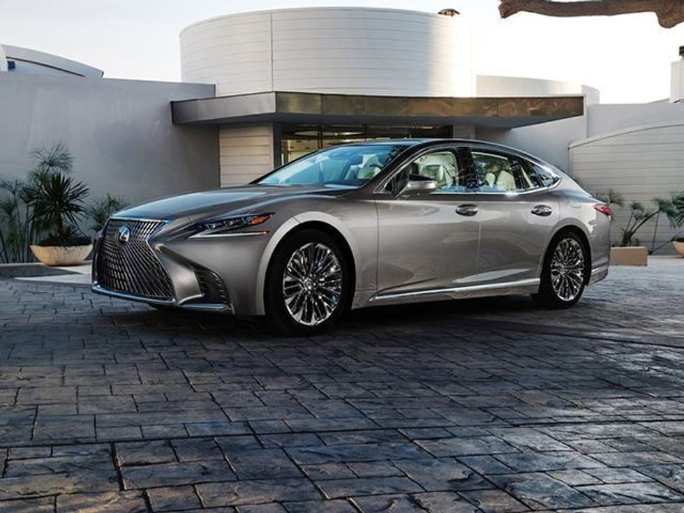 Lexus sjellë gjatë muajit të ardhshëm këtë model hibrid foto 5