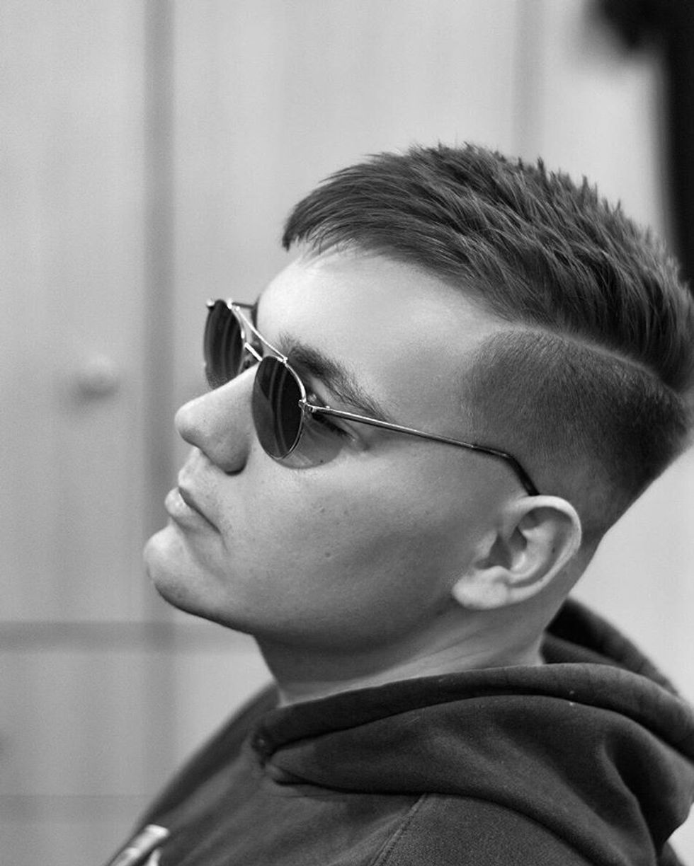 lianos urban cutz cool short textured haircut for men