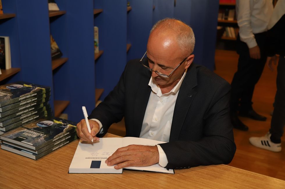 Libri Mjekesia e Bjeshkatarise Ibish Ahmeti pz