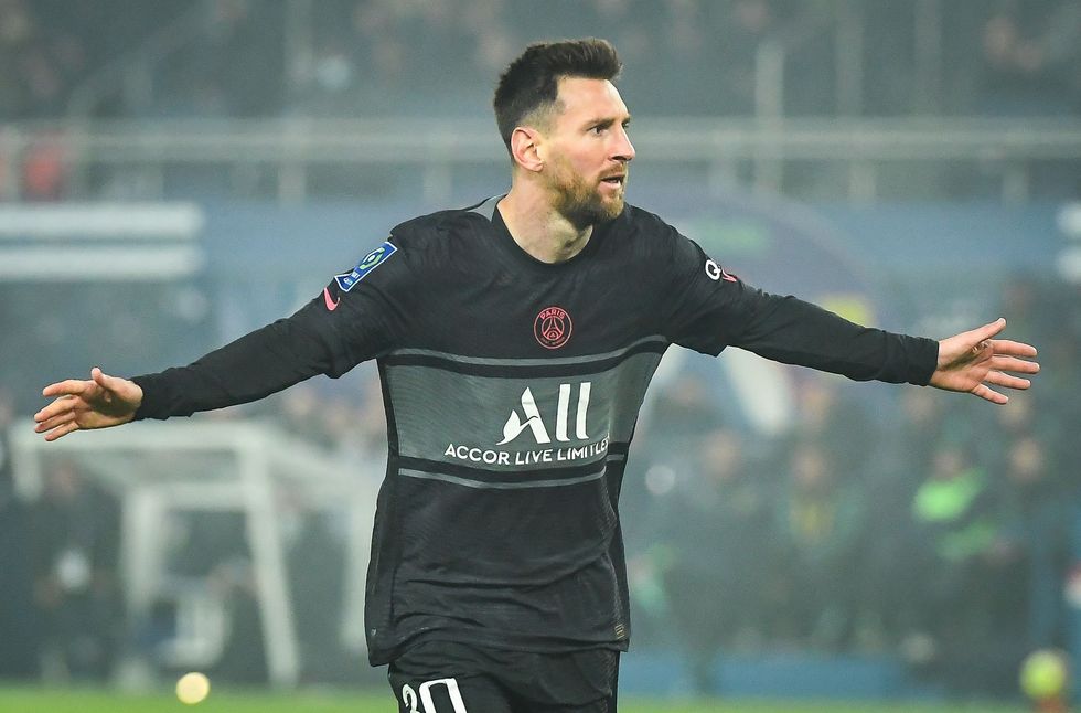 Lionel Messi, 35 vjeç, aktualisht po fluturon lart me Paris Saint-Germain
