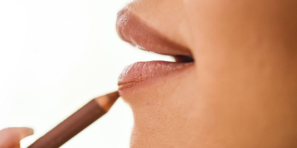 lip liner2 bbc57949799547b3a81a4a540ee68361