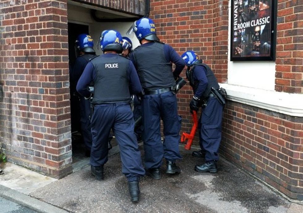 Lirohen pesë persona që mbaheshin si skllevër nga pronarët e një restoranti foto 4