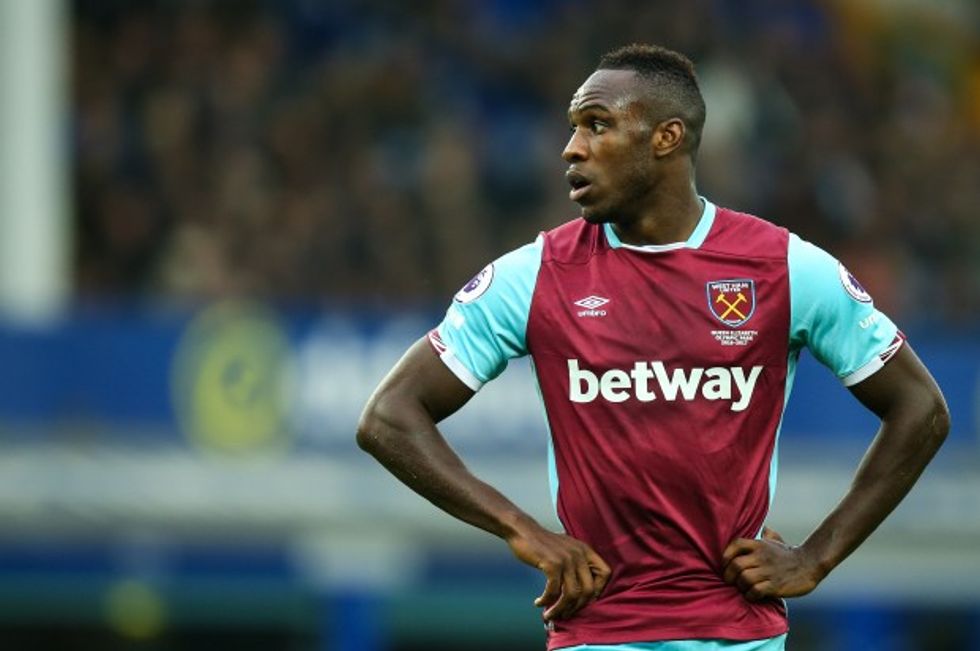 LIVERPOOL, ENGLAND - OCTOBER 30: Michail Antonio of West Ham United dejected during the Premier League match between Everton and West Ham United at Goodison Park on October 30, 2016 in Liverpool, England. (Photo by Robbie Jay Barratt - AMA/Getty Images)