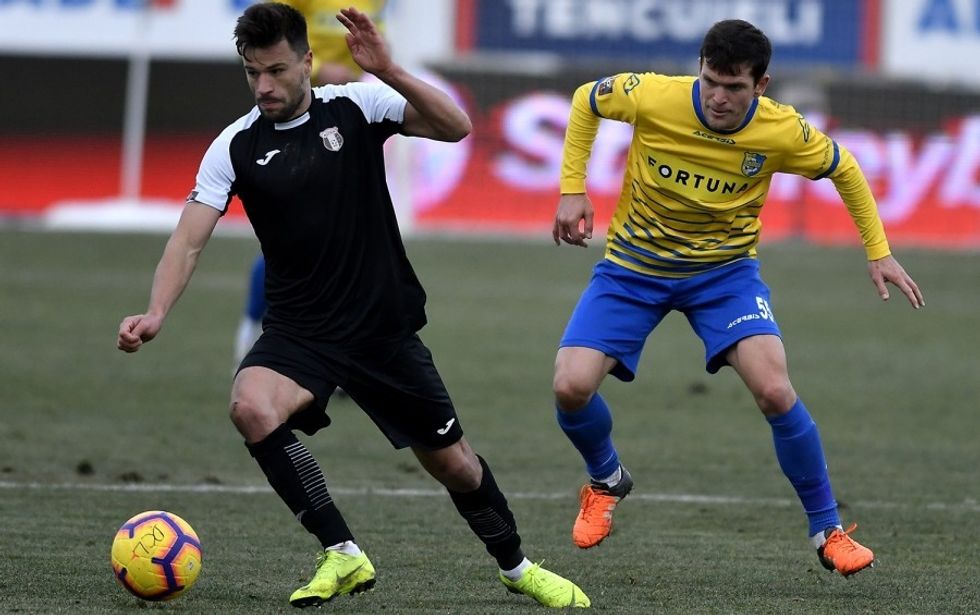 llullaku 47415c17f11f0064c1b42a1b8dbb3d7246ffc0e00fe0c4