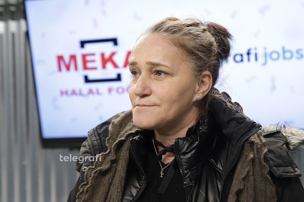 loja shperblyese Meka dhe Telegrafi Jobs foto Ridvan Slivova 22