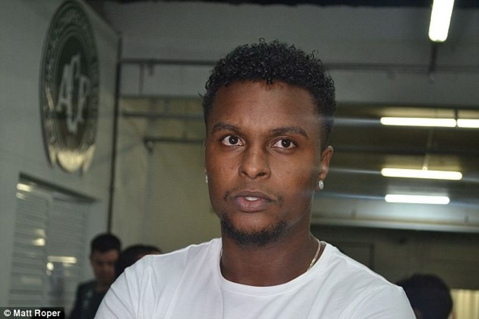 Lojtari Moises Santos akuzon pilotin Miguel Quiroga për aksidentin që la të vdekur bashklojtarët e tij.