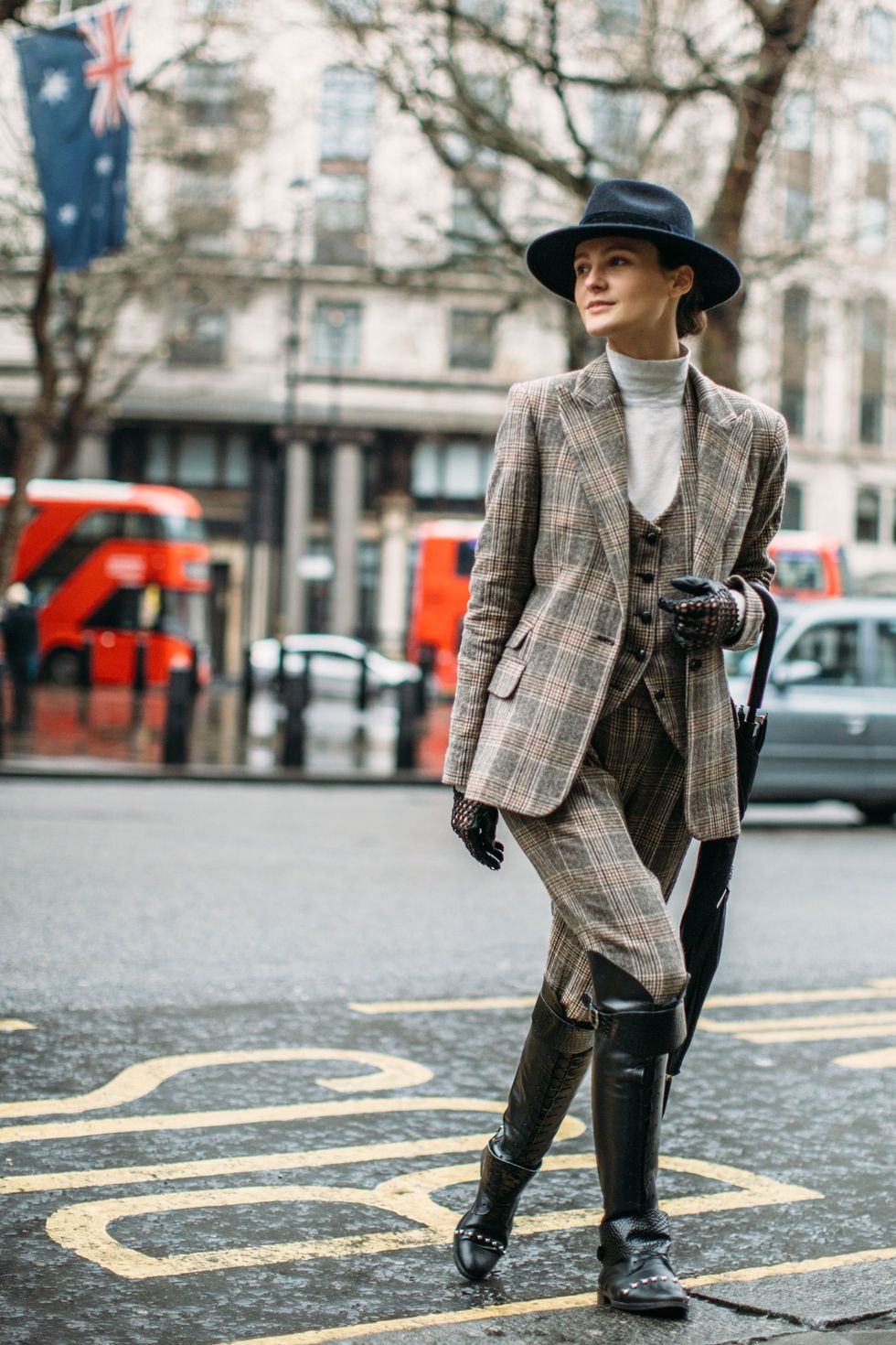 london m str rf17 8703