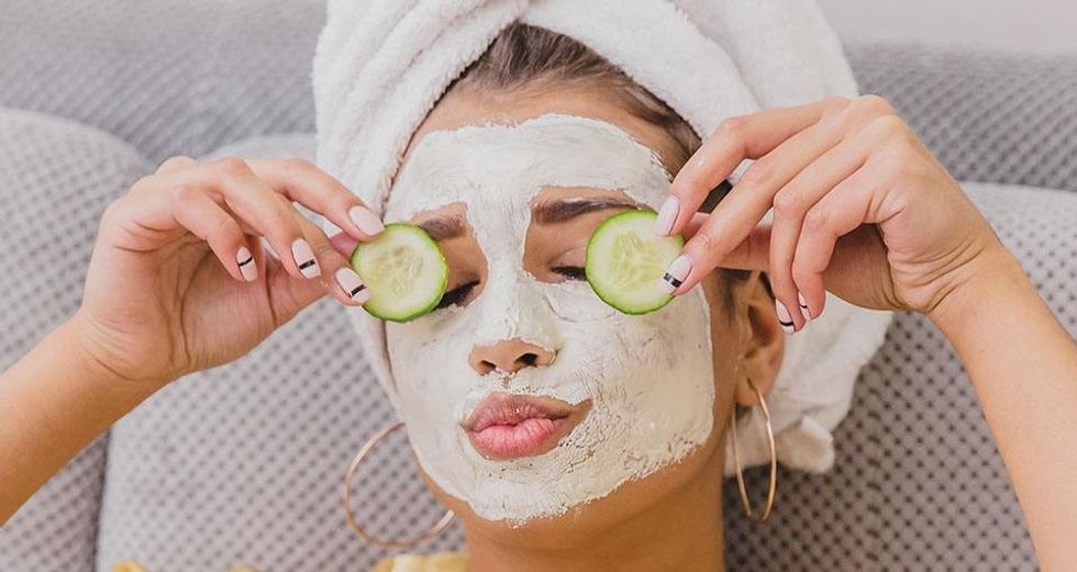 Loreal Paris Article Is Putting Cucumbers on Eyes Good for Your Skin M