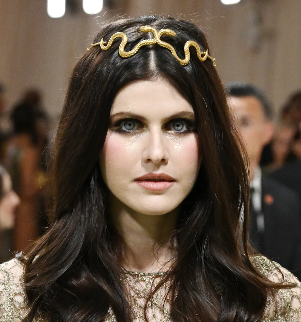 Lotet e njebrireshit si te Alexandra Daddario s