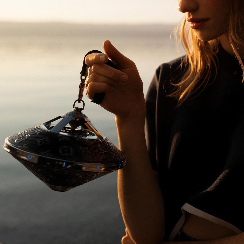 louis vuitton louis vuitton horizon light up lautsprecher technik qac000 pm1 other20view2 png