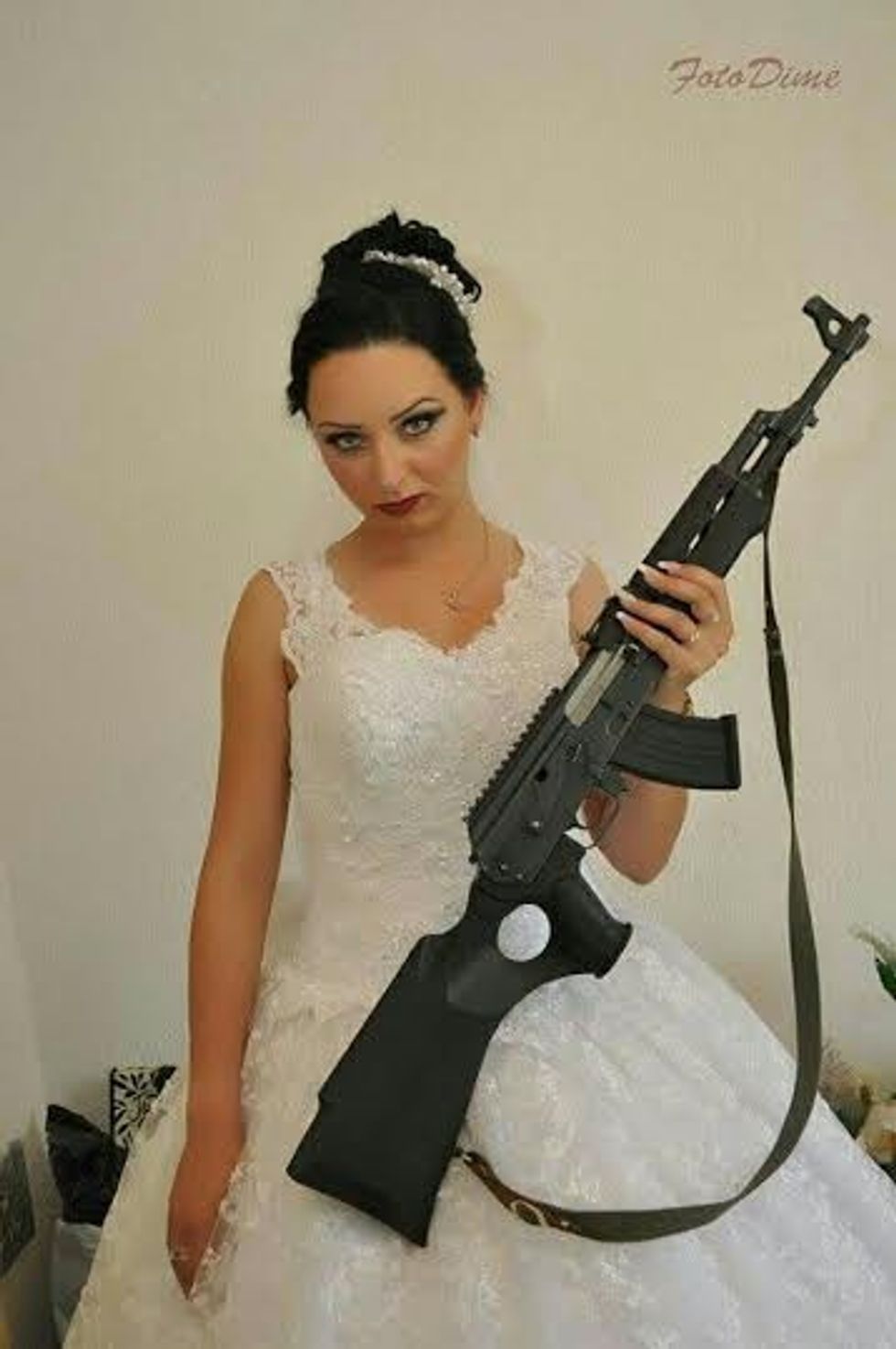 LSDM nusja qe gjuan me pushke 1