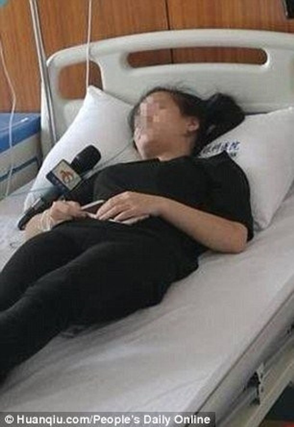 Luajti video lojera pa nderprere ne telefon verbohet ne njerin sy foto 2