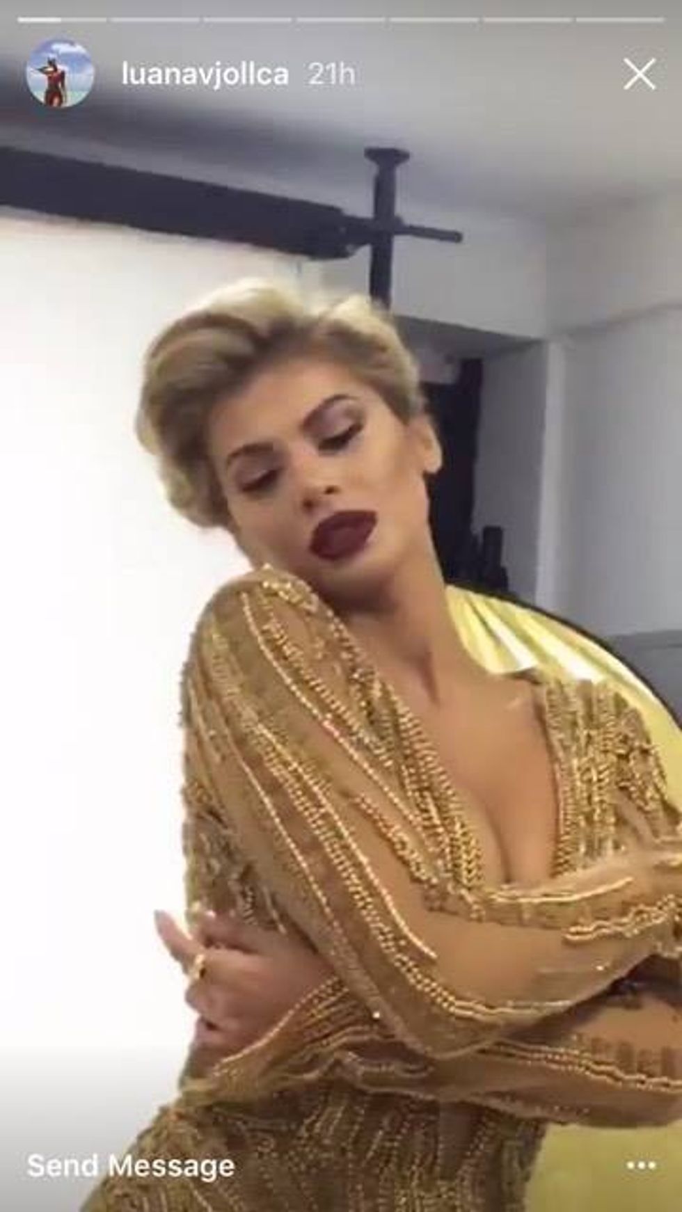 Luana shfaq gjoksin në fotografinë e radhës. Foto nga Instagram Story