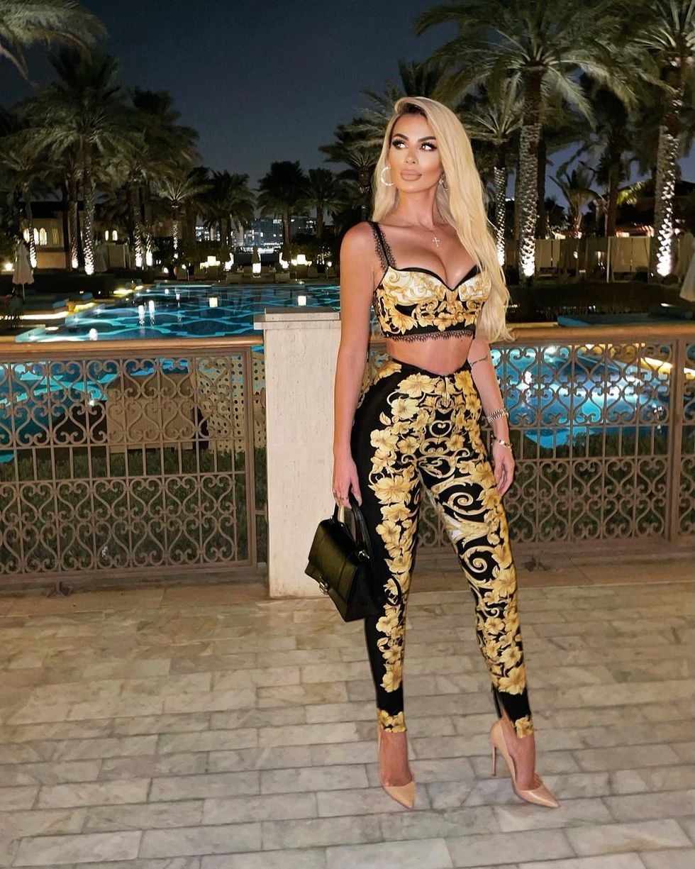 luanavjollca 1484528185061974503635128779495579152676558n