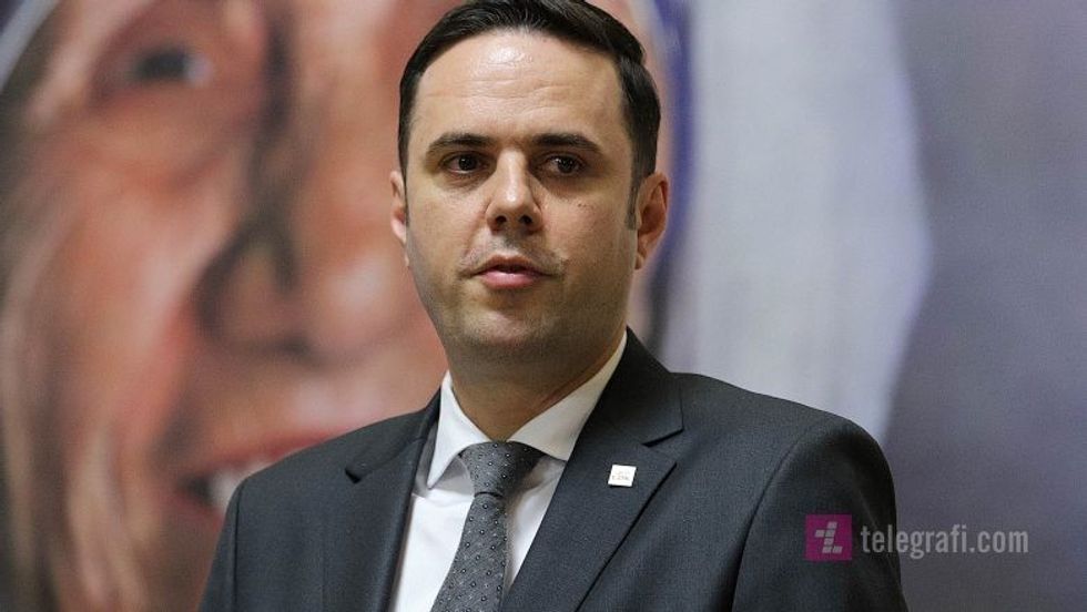 Lumir Abdixhiku dhe Lutfi Hazirin nga LDK pase takimit me Vjosa Osmanin Lista Guxo foto Ridvan Slivova 6 1