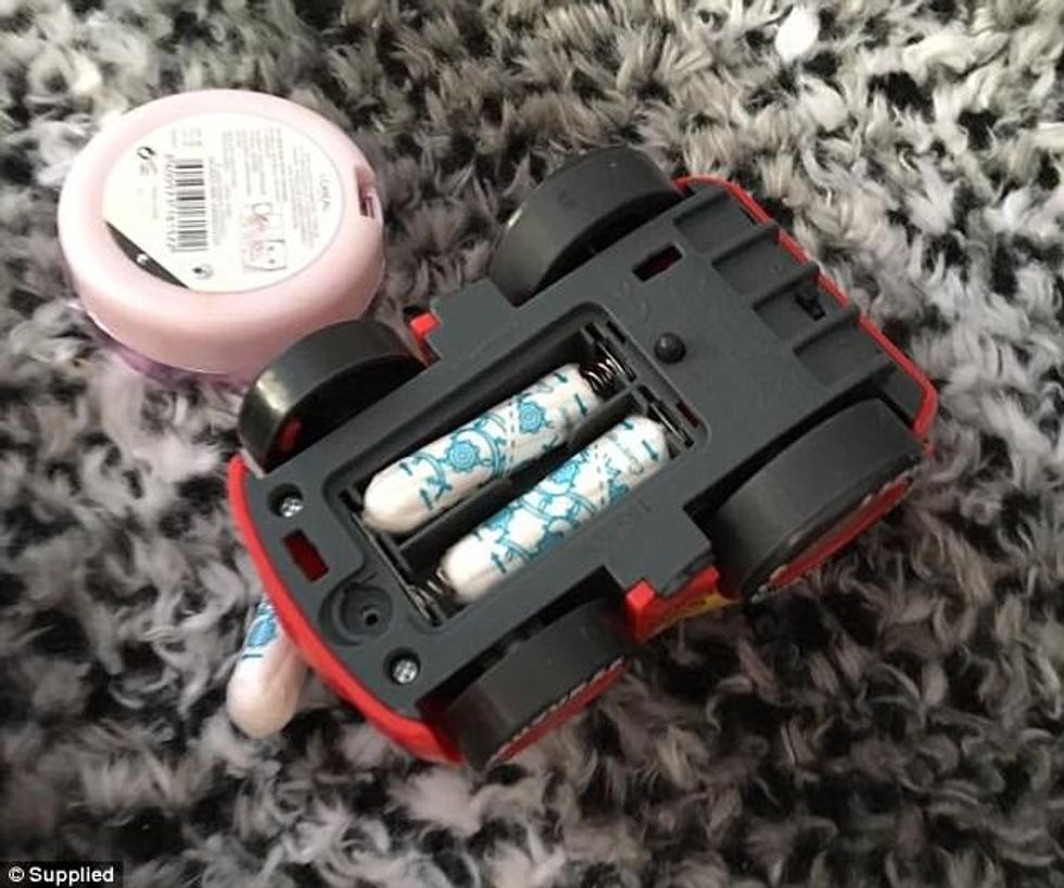 Makina lodër nuk punonte baterite i kishte ngaterruar me produkt higjienik foto 2