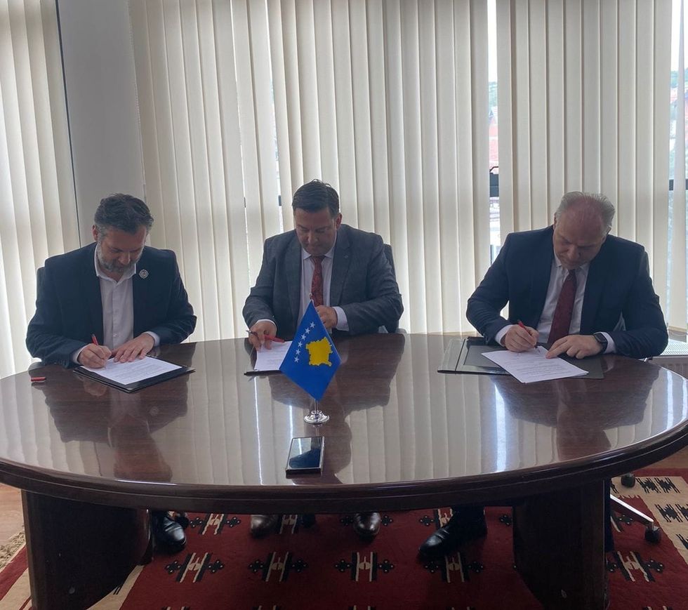 Mamushe marreveshja trepaleshe Qendra Kulturore dhe Rinore