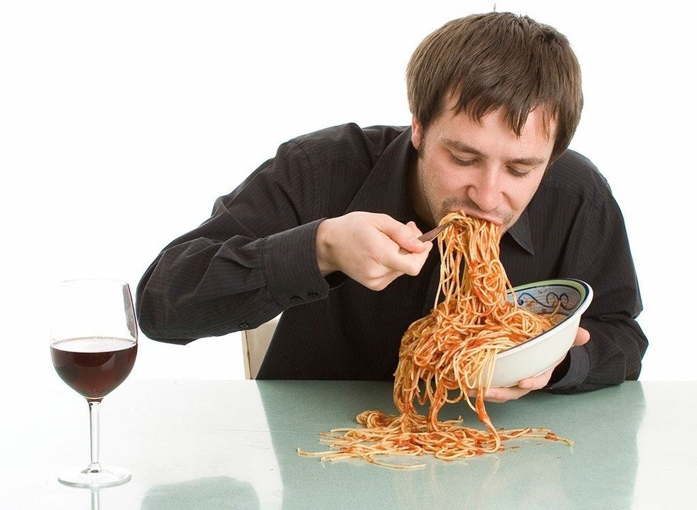 man eating spaghetti foods make you hungrier