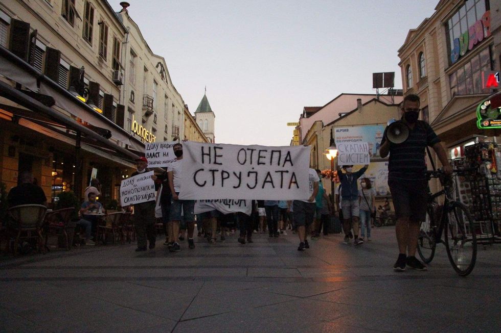 manastiri protest