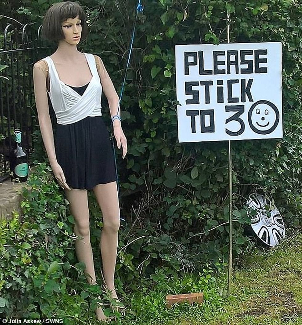 Manekinet e vendosura për rritjen sigurisë në trafik po dalin se sjellin me shume dem se dobi foto 2