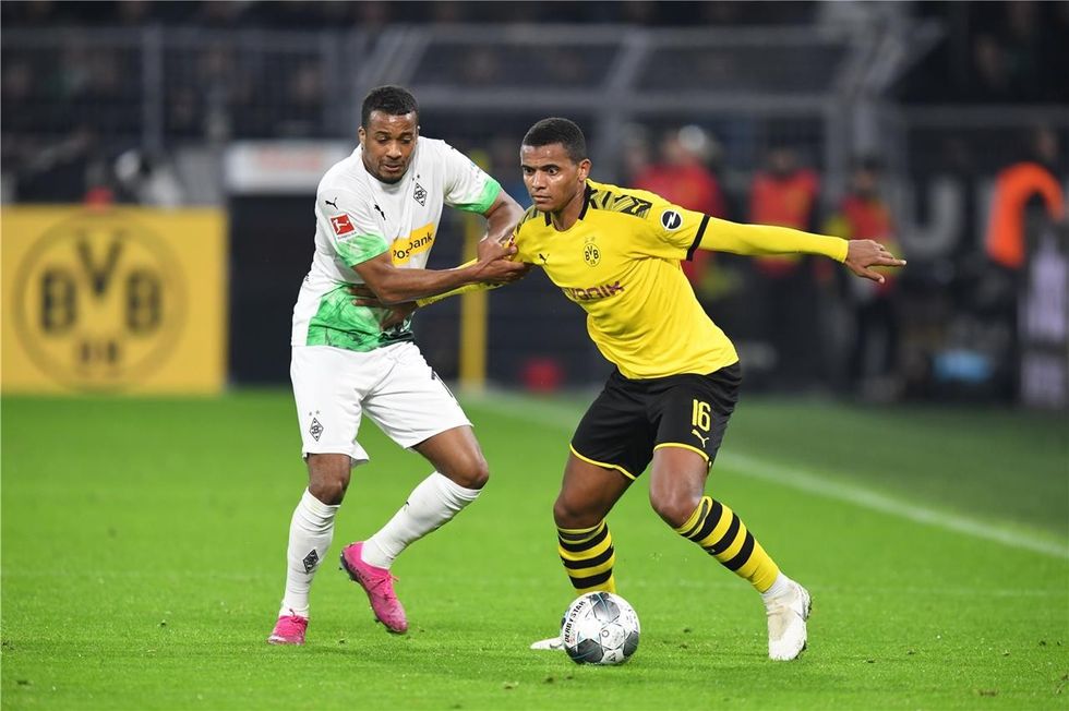 manuel akanji r haengt seit mehreren wochen im leistungsloch 1938793h