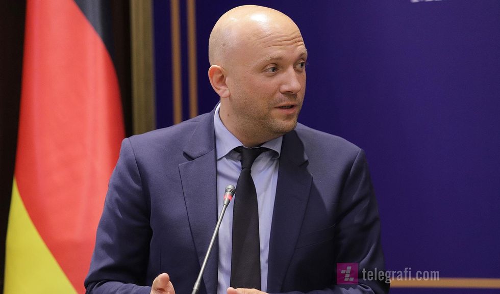 Manuel Sarrazin i derguarin special per Ballkanin Perendimor foto Ridvan Slivova 6 e1674126151941