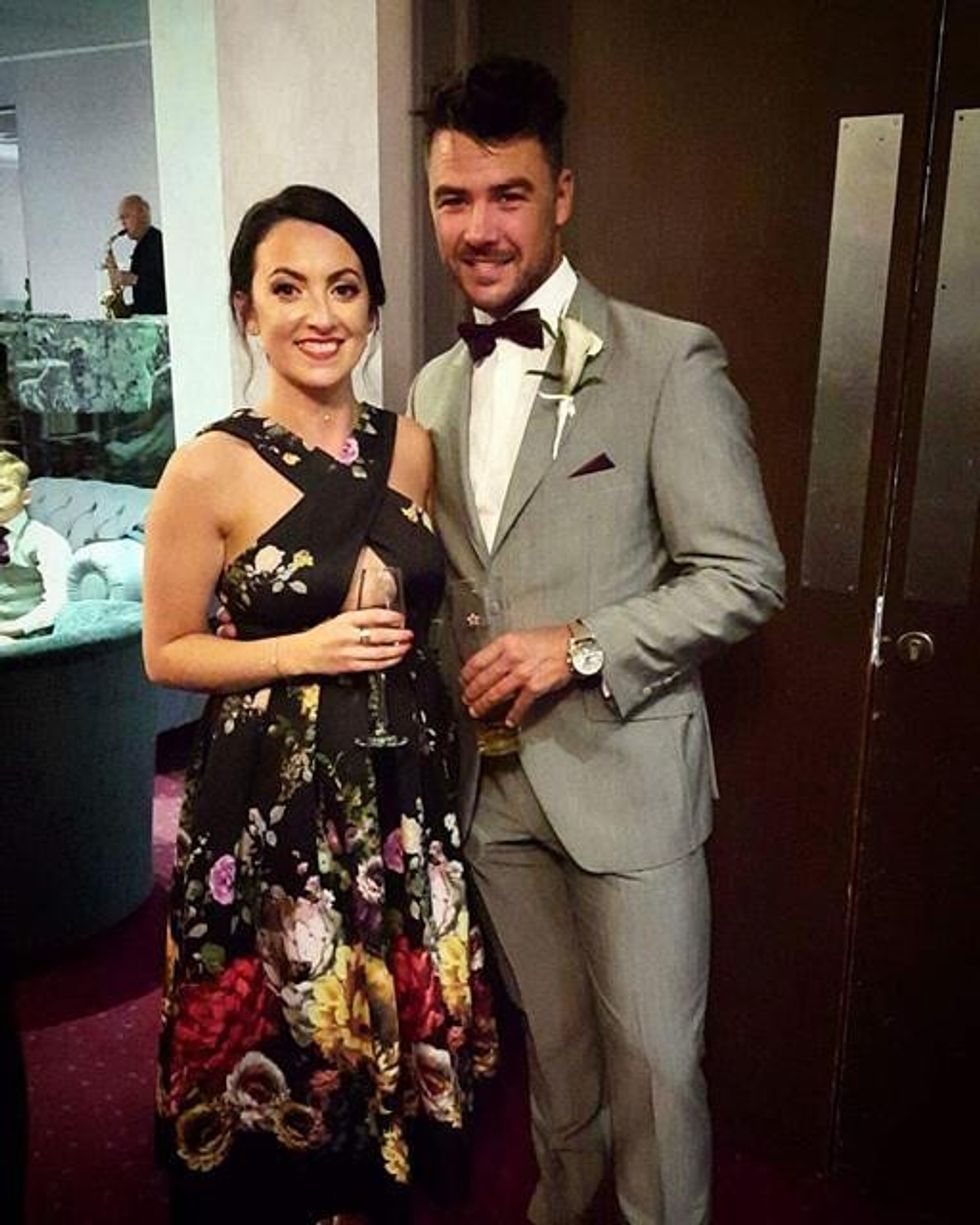 Marangozi, i fotografuar me të fejuarën Laura Davies, nuk arriti kurrë të takonte fëmijën e tij të palindur