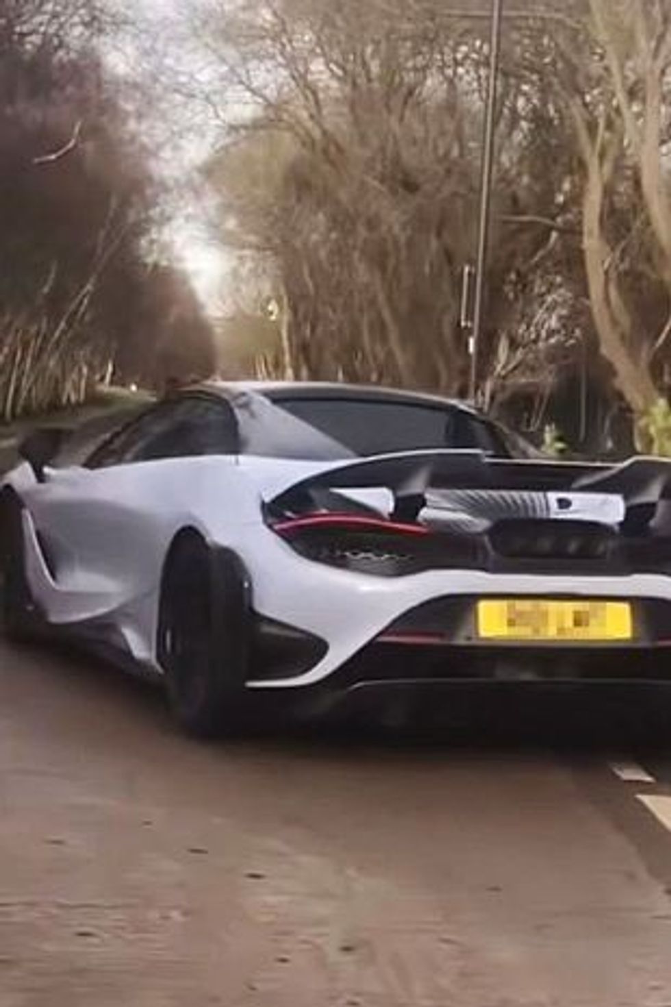 Marcus Rashford krenohet me një McLaren 765 Long Tail në koleksionin e tij
