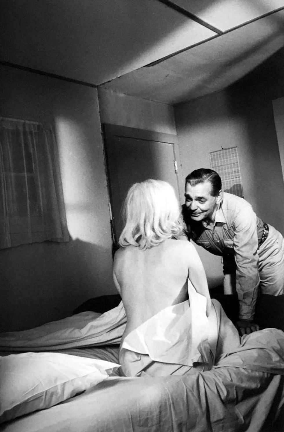Marilyn Monroe and Clark Gable on the set of The Misfits 1960 18