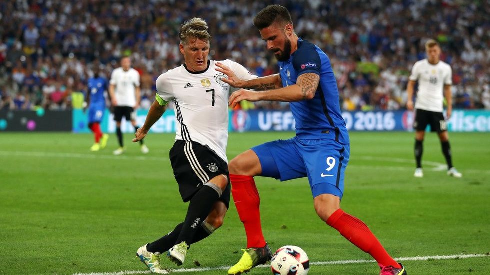 MARSEILLE, FRANCE - JULY 07: Olivier Giroud of France shields the ball from Bastian Schweinsteiger of Germany during the UEFA EURO semi final match between Germany and France at Stade Velodrome on July 7, 2016 in Marseille, France. (Photo by Lars Baron/Getty Images)