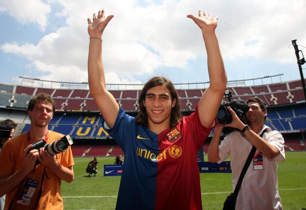 MARTIN CACERES DURANTE LA PRESENTACION EN EL TERRENO DE JUEGO - 20080627