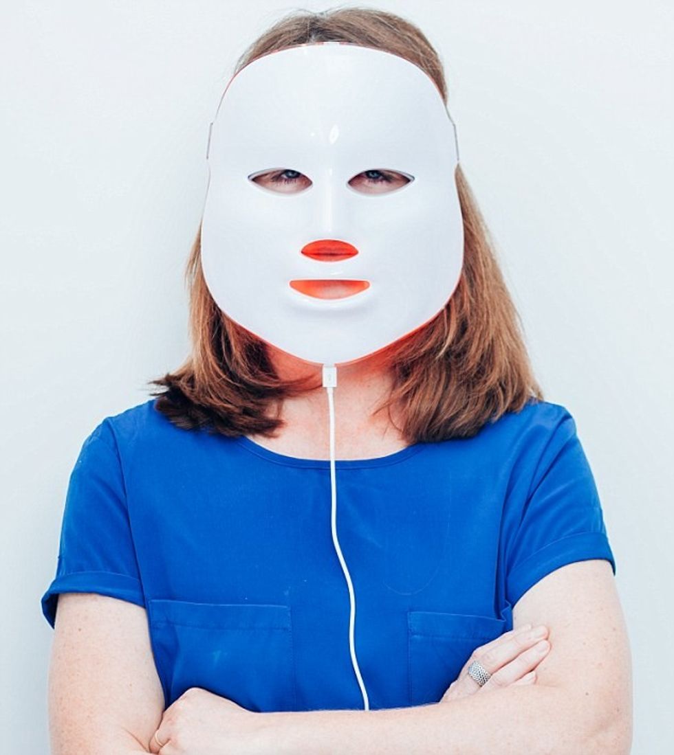 Maska me drita LED per heqjen e rrudhave foto