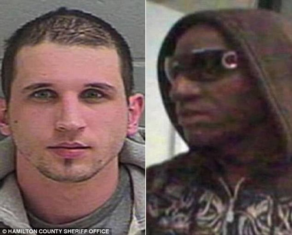 Maskimet e çuditshme të hajnave gjatë plaçkitjeve foto 6