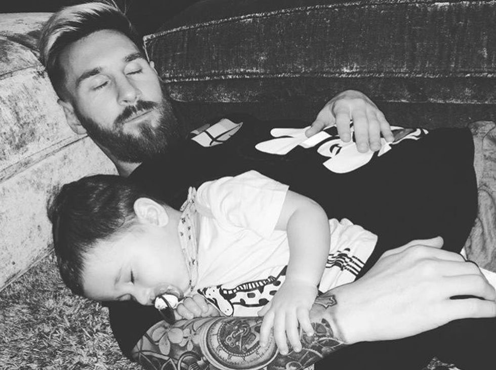 Mateo Messi sleeping with daddy