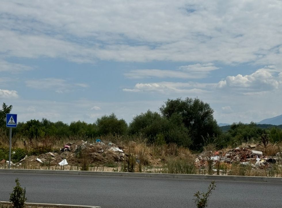 Mbeturinat Rruga Bujar Roka 4