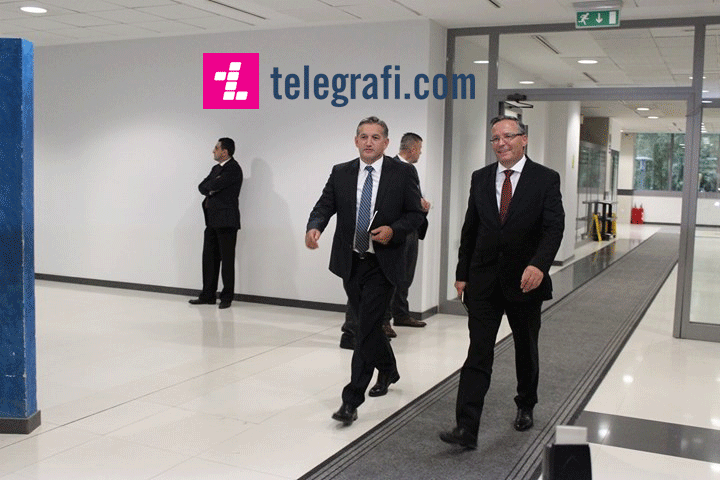 Mbledhja e pare e Qeverise Haradinaj 04