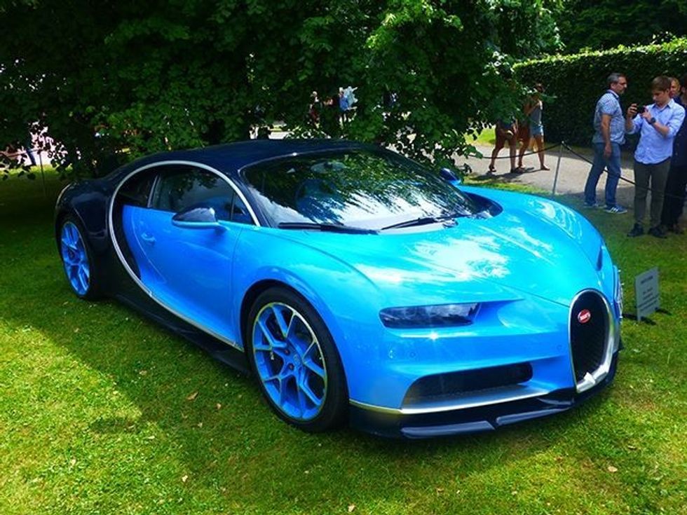 Mblidhen në festival disa Bugatti qe se bashku arrijne me se 9000 kuajfuqi foto 5