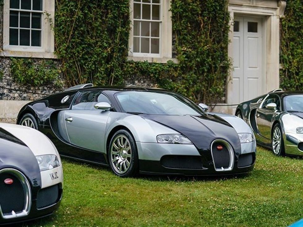 Mblidhen në festival disa Bugatti qe se bashku arrijne me se 9000 kuajfuqi foto 8