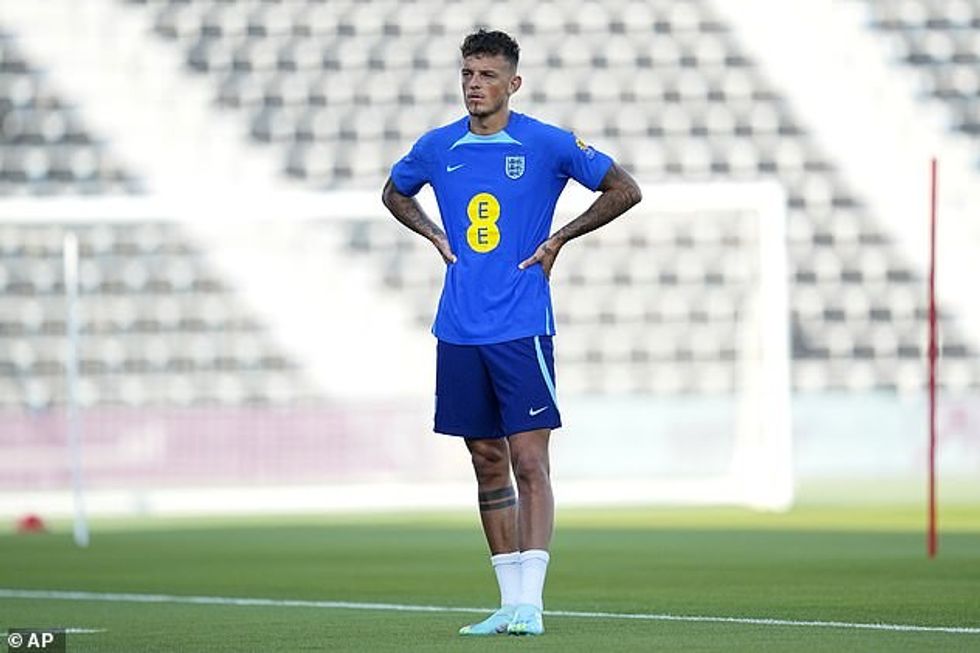 Mbrojtësi i Anglisë Ben White është kthyer në shtëpi nga Kupa e Botës për 'arsye personale'.