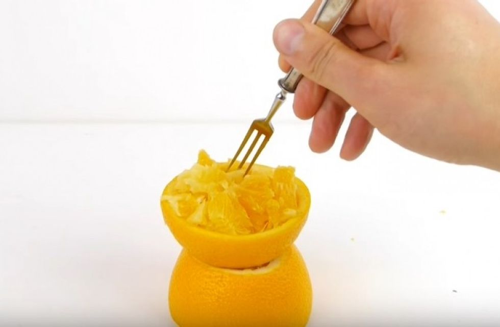 Me lugë dhe portokall dhe me një veprim ngazëlleu të gjithë2