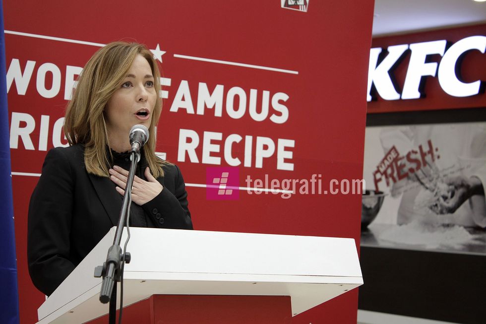 me rastin e hapjes se restaurantit te KFC-se ne Kosove - foto Ridvan Slivova (11)