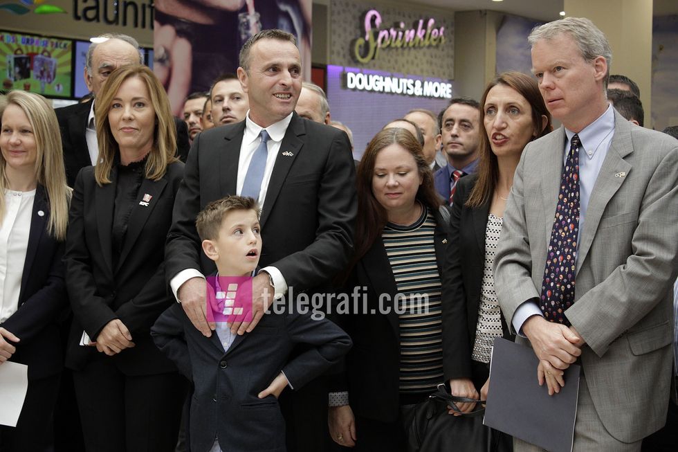 me rastin e hapjes se restaurantit te KFC-se ne Kosove - foto Ridvan Slivova (13)