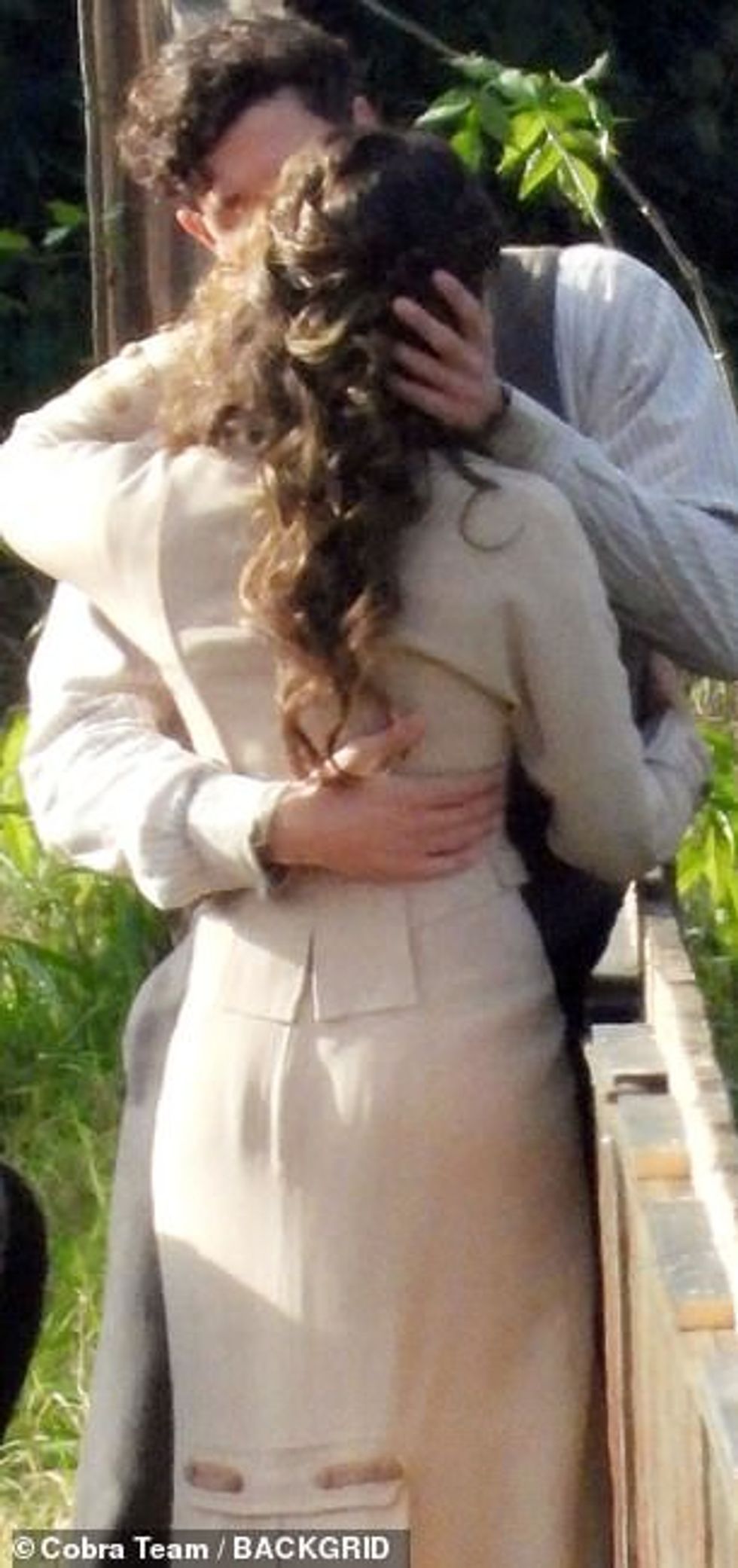 Megjithëse Carlo vdiq në vitin 1910, katër vjet përpara se vëllezërit e tij të mbijetuar të themelonin markën e makinave luksoze që mban emrin e tyre, filmi me sa duket mbulon edhe jetën e tij.