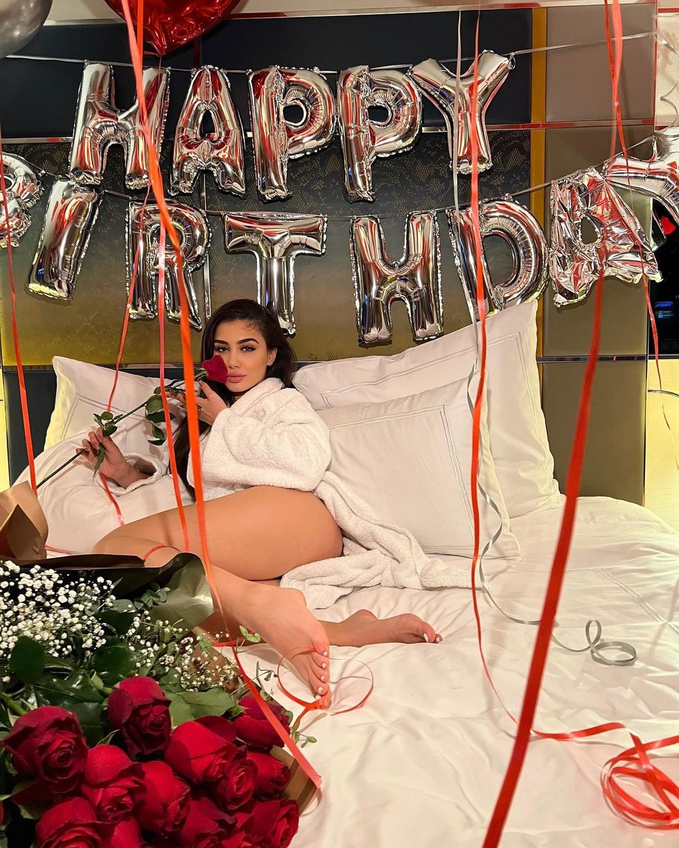 melindaademi 2579712635867760592766722631426002418494919n