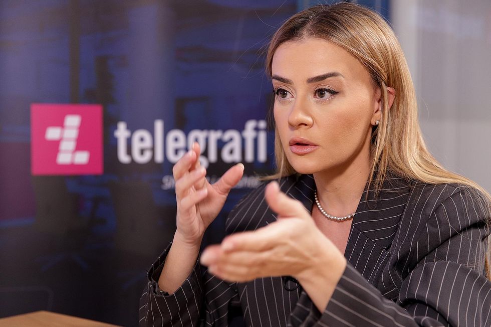 Meliza Haradinaj Stublla interviste foto Ridvan Slivova 2