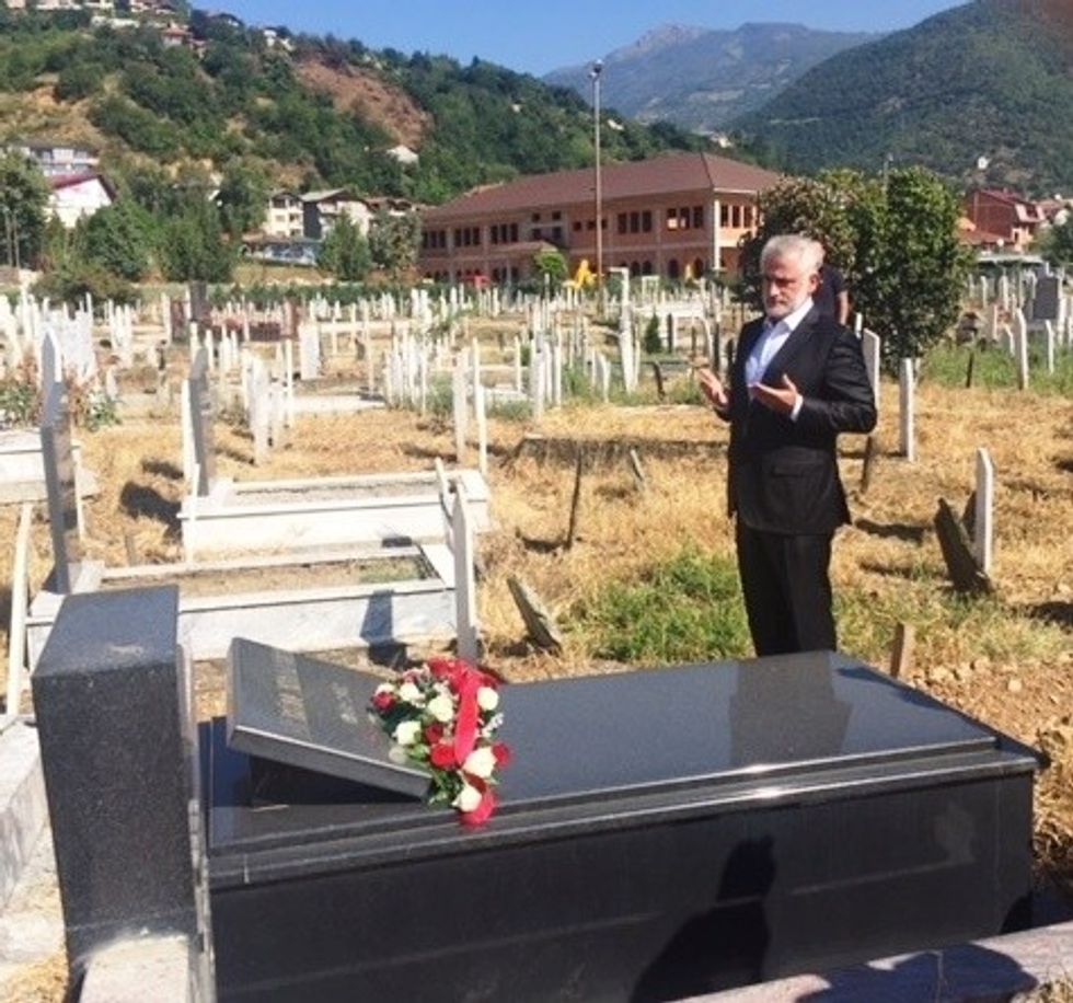 Menduh Thaci te varri Arber Xhaferit