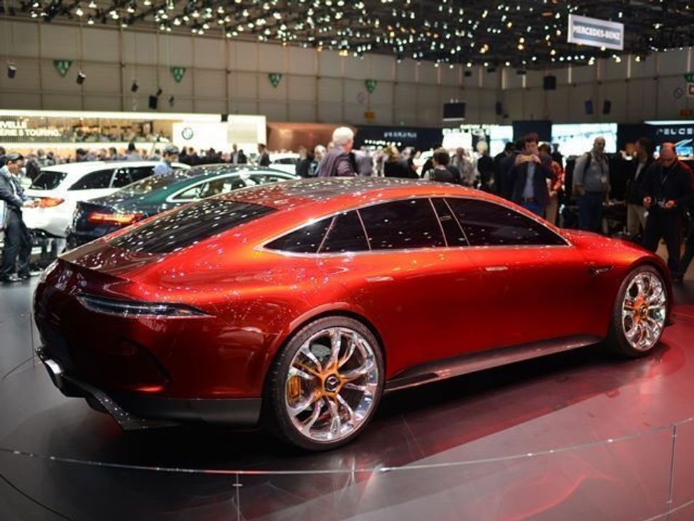 Mercedes AMG GT me 800 kuajfuqi dhe nivel te larte teknologjie foto 2